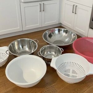 Colanders and Large Mixing Bowls - 7 piece Assorted